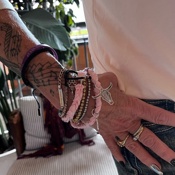 Sweetheart- Handmade Black & White Braided distressed bandana Necklace w charms - Picture 6 of 6